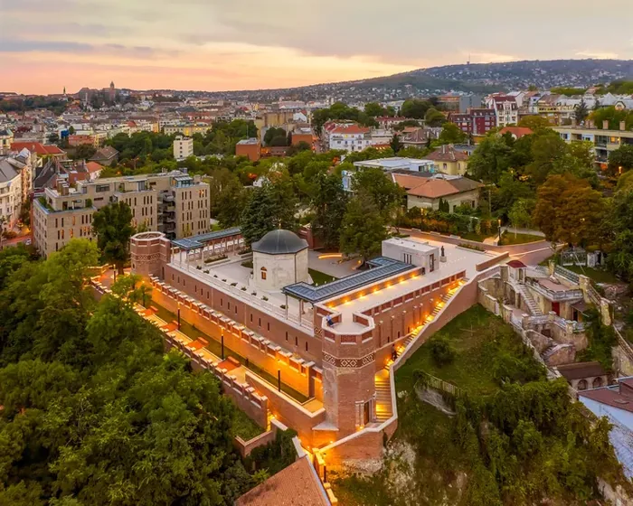 Gül Baba türbéje